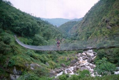 1997022036 Richard crossing Dudh Kosi.jpg