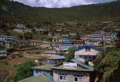 1997022077 Entering Namche Bazaar.jpg