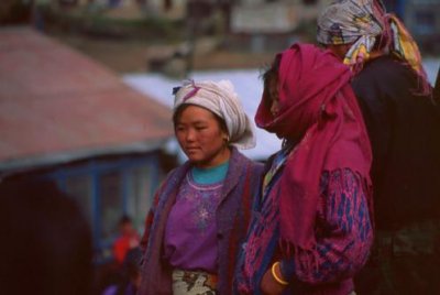 1997022099 Namche Market.jpg