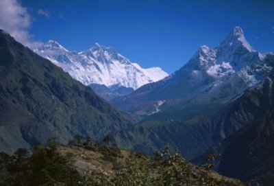 1997023024 Everest and Ama Dablam.jpg