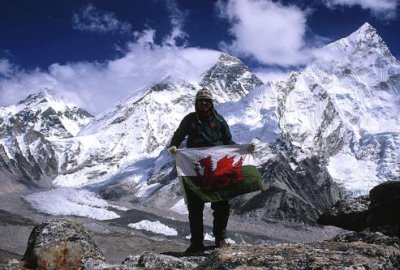1997024031 rich and welsh flag 1997.jpg