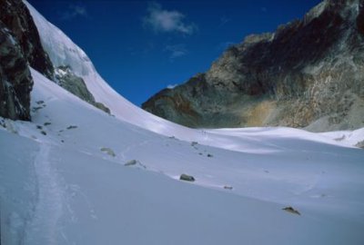 1997024083 Crossing the Cho La.jpg
