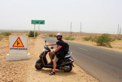 2014079262 Paul motorbike Thar Desert.JPG