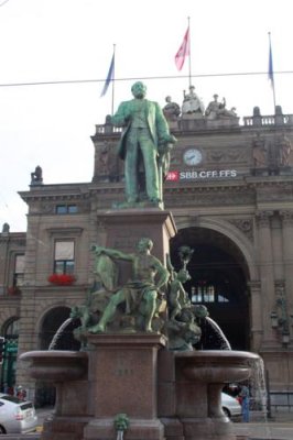 2014081034 Alfred Escher Statue Zurich.JPG