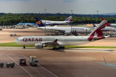 2015080020 Qatar Airlines Manchester.jpg