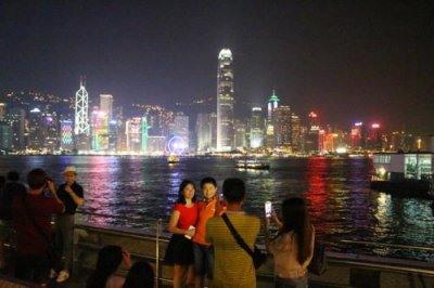 2015080238 People enjoying Hong Kong.jpg
