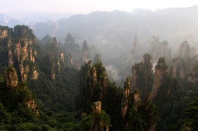 2015081038 Mist Tianzi Shan.jpg