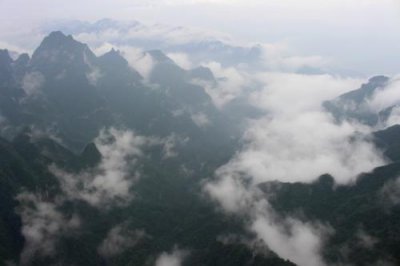 2015081174 Tianmen Shan mists.jpg