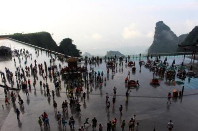 2015081285 Crowds Tianmen Shan.jpg