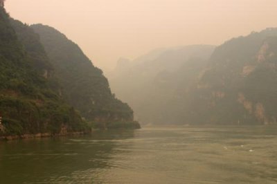2015081577 Xiling Gorge smog.jpg