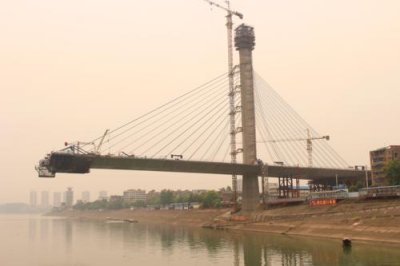 2015081662 Bridge construction Yichang.jpg