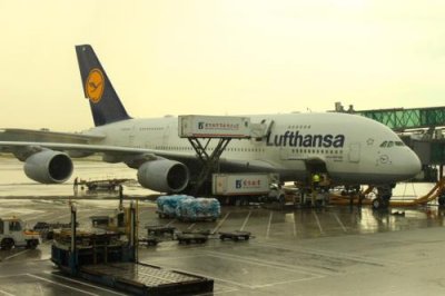 2015082399 Lufthansa Airbus A380 Beijing.jpg