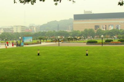 2015081410 Park in Yichang.jpg