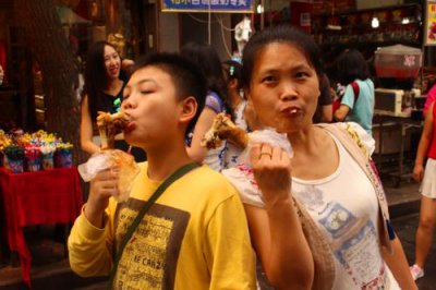 2015081914 Boy and mum eating Xian.jpg