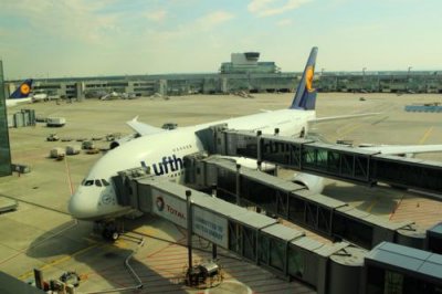 2015082447 Lufthansa A380 Frankfurt.jpg
