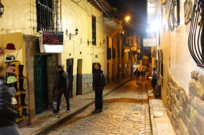 2016033293 Suecia alleyway Cusco.jpg