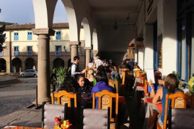 2016033551 Cafe in Cusco.jpg
