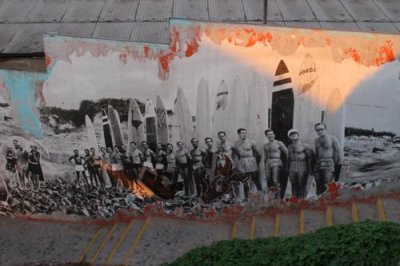2016045810 Surfing Mural Lima.jpg