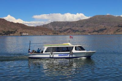 2016034367 Tour Boat Lake Titicaca.jpg