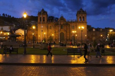 2016044709 Cusco Cathedral twilight.jpg