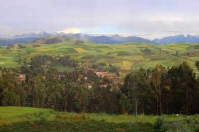 2016044890 Approaching Urubamba Valley.jpg