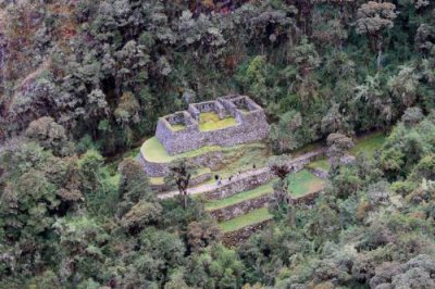 2016045290 Fort near Sayacmarca.jpg