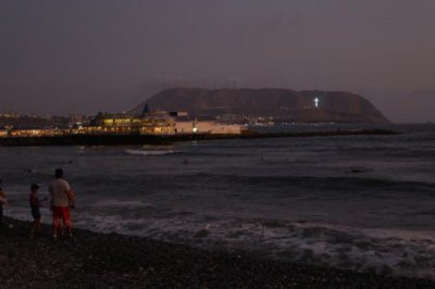 2016045847 Miraflores beach twilight.jpg