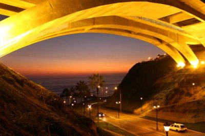 2016045853 Under the Bridge Lima.jpg