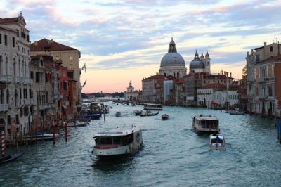 2016108056 Grand Canal Venice.jpg