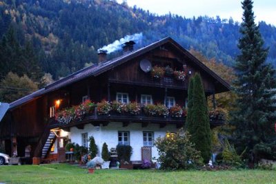 2016108295 Alpine House near Lienz.jpg