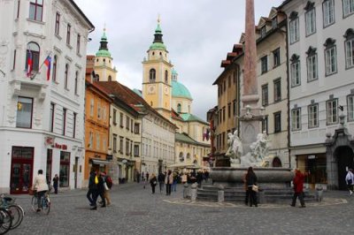 2016108919 Ljubljana old town.jpg