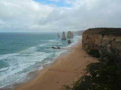 GreatOceanRd12Apostles1029.JPG