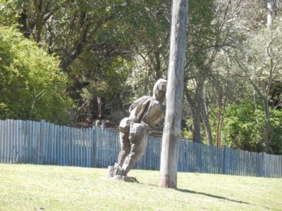 HillEndStatue1682.JPG