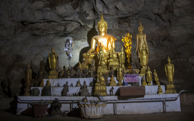 Luang Prabang (Pac Ou Caves)