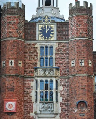 13  Hampton Court Palace Uk 2013.jpg