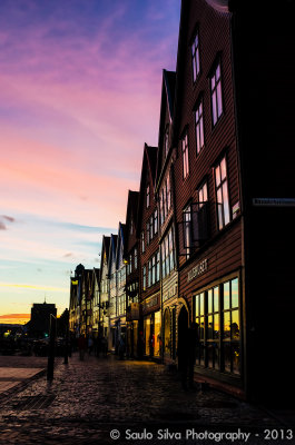 At Bryggen in early August, around 22:30
