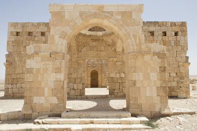 Jordan Qasr el-Hallabat 2013 0590.jpg