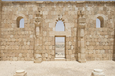 Jordan Qasr el-Hallabat 2013 0594.jpg