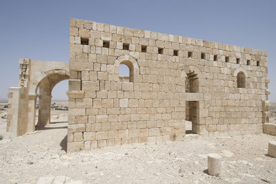Jordan Qasr el-Hallabat 2013 0598.jpg