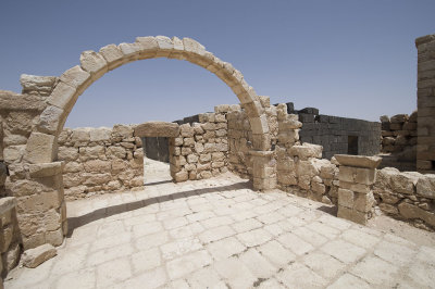 Jordan Qasr el-Hallabat 2013 0609.jpg