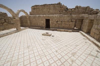 Jordan Qasr el-Hallabat 2013 0610.jpg