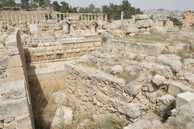 Jerash temenos of the Sanctuary of Zeus 0746.jpg