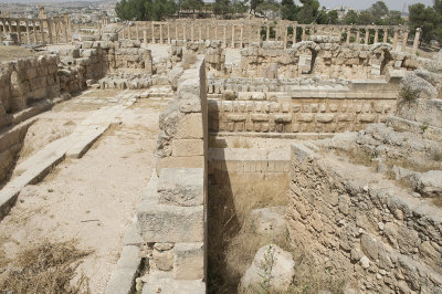 Jerash temenos of the Sanctuary of Zeus 0747.jpg