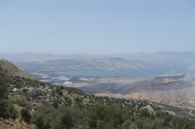 Um Quais Sea of Galilea in distance 1277.jpg