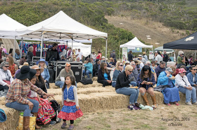 The crowd awaits the new performers