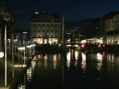 Hamburg, DE
