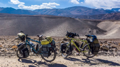 462    Martin and Susanne touring Tadjikistan - Santos Travel Master 2.6 touring bikes