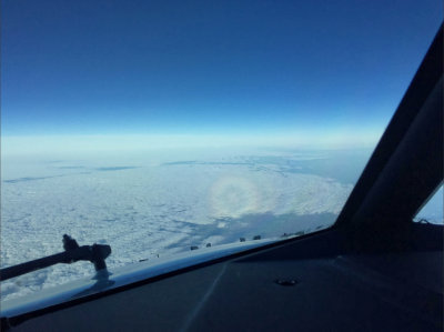 The pilot's halo from Boeing 737 cockpit