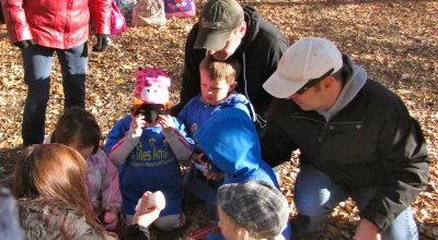 Making crafts in Waterfowl Park.JPG