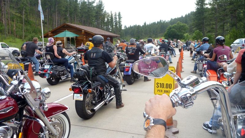 Line to get into Custer Park